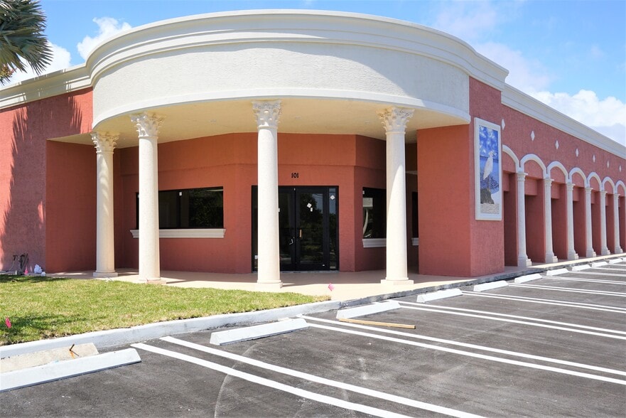 More Photos Of 2923 S Federal Hwy, Boynton Beach General Retail For Lease