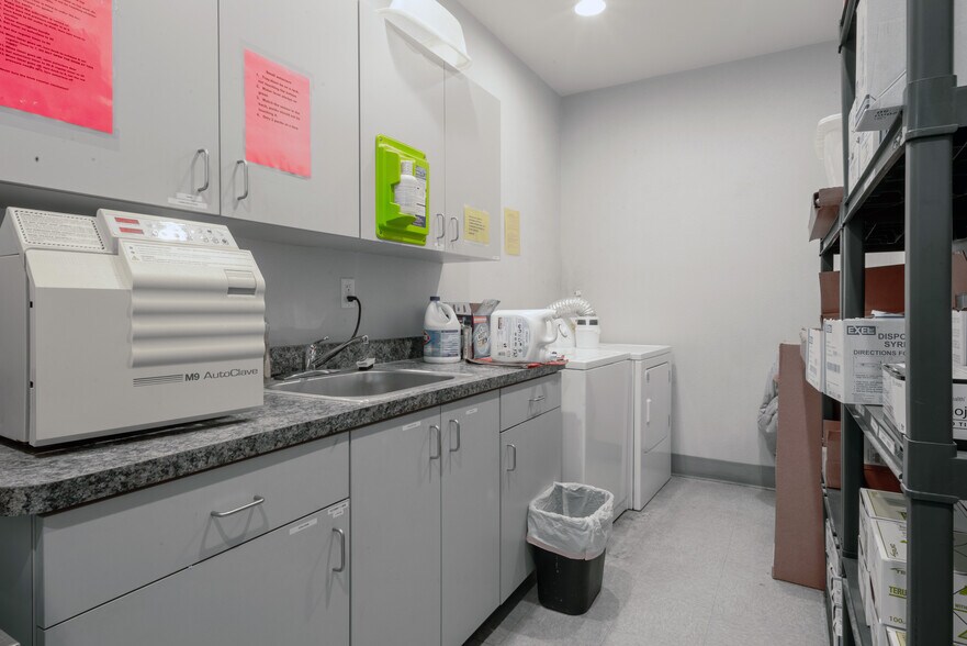 More Photos Of 3210 S Decatur Blvd, Las Vegas General Retail For Lease