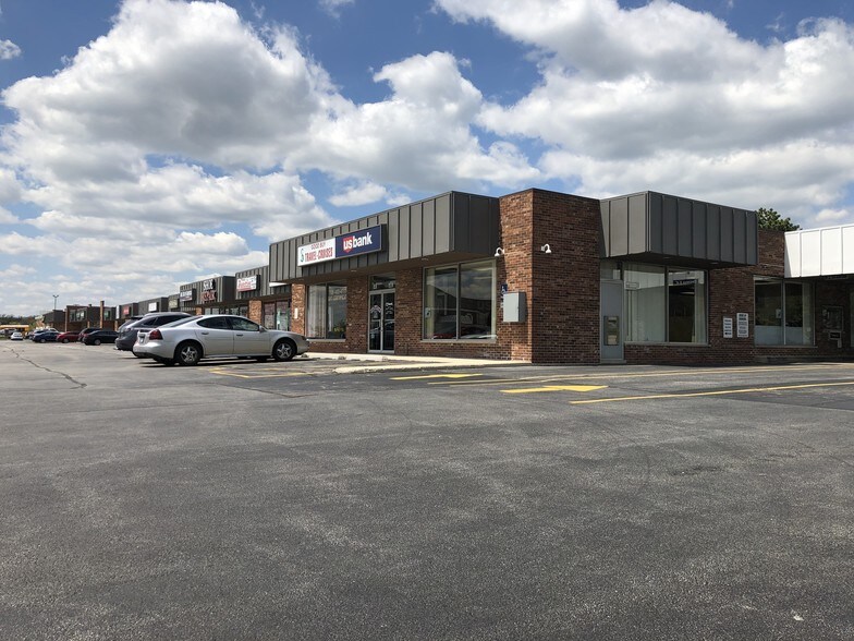 More Photos Of 9546-9562 W 147th St, Orland Park Unknown For Lease