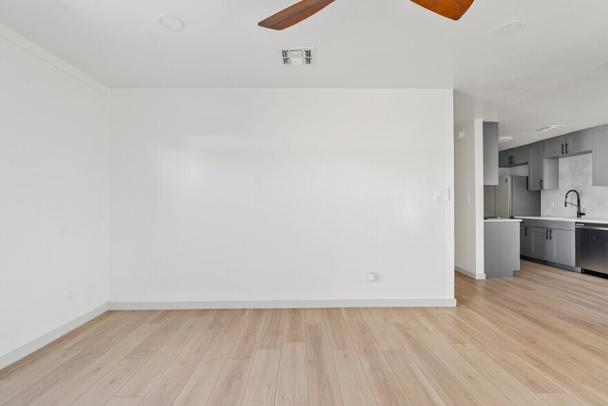 More Photos Of 4034 E Moreland St, Phoenix Multifamily For Sale