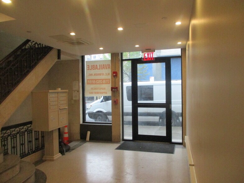 More Photos Of 90-34 161st St, Jamaica Office For Lease
