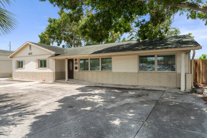 More Photos Of 2672 66th St N, Saint Petersburg Medical For Sale