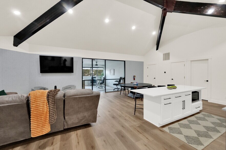 More Photos Of 10885 S State St, Sandy Medical For Sale