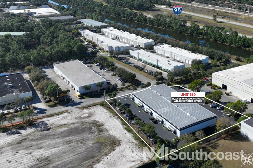 More Photos Of 603-619 NW Mercantile Pl, Port Saint Lucie Warehouse For Lease