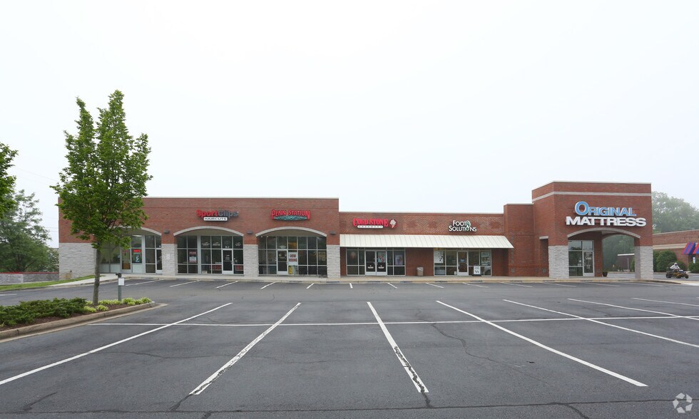 More Photos Of 9320 W Broad St, Richmond Freestanding For Lease