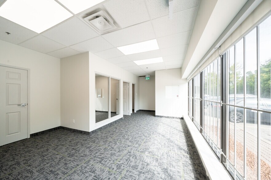 More Photos Of 445 Milner Ave, Toronto Warehouse For Lease