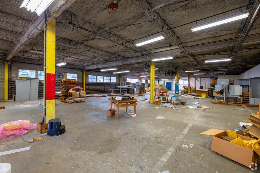 More Photos Of 707 E B St, Belleville Warehouse For Sale