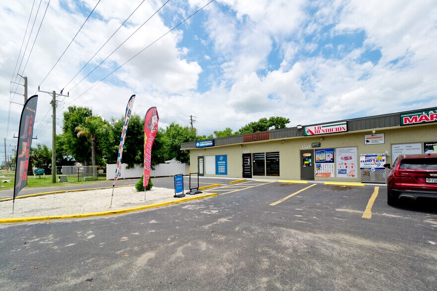 More Photos Of 6132 15th St E, Bradenton Storefront For Lease