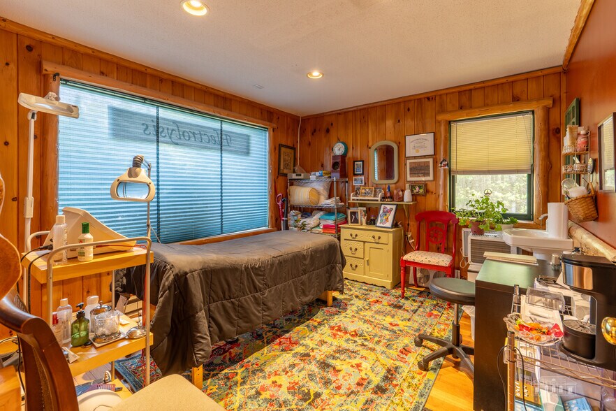 More Photos Of 1915 Saranac Ave, Lake Placid General Retail For Sale