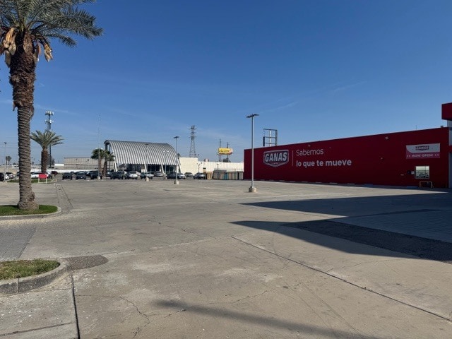 More Photos Of 4608 Rudnick Ct, Bakersfield Auto Dealership For Lease