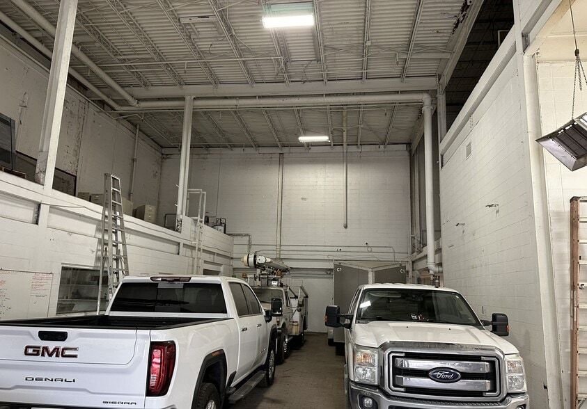 More Photos Of 1800 Churchman Ave, Indianapolis Manufacturing For Lease