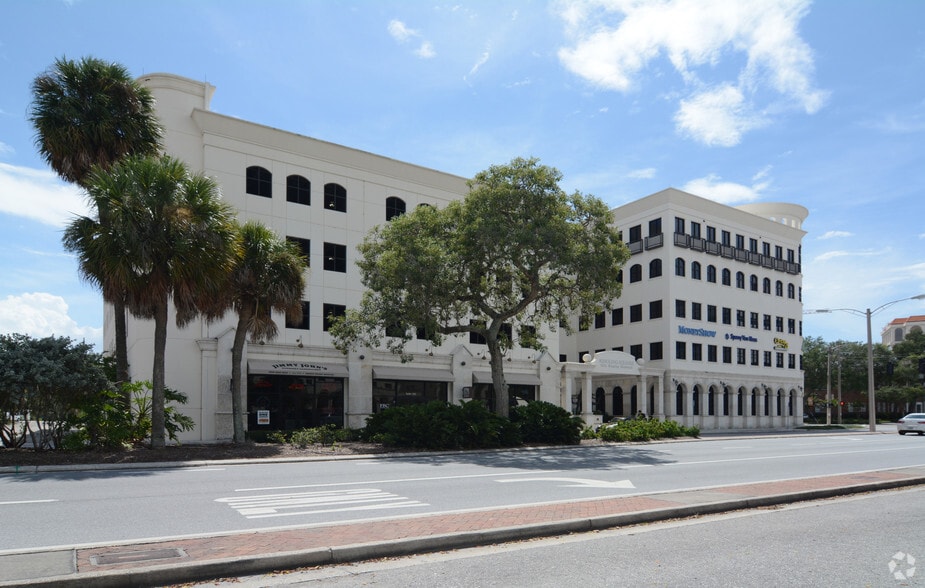 More Photos Of 1626 Ringling Blvd, Sarasota Office For Lease
