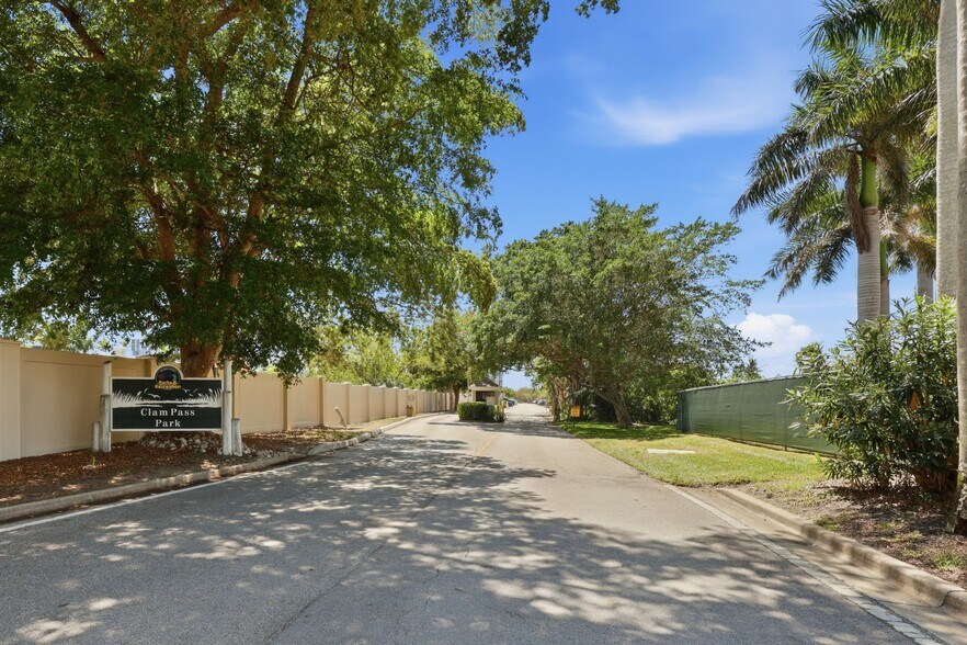 More Photos Of 840 Myrtle Ter, Naples Freestanding For Sale