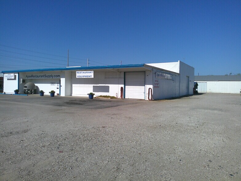 More Photos Of 1319 N Gordon St, Alvin Warehouse For Sale