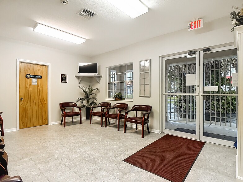 More Photos Of 45 Bryan Ave, LaBelle Medical For Sale