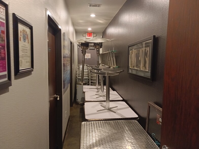 More Photos Of 920 Studemont St, Houston General Retail For Sale