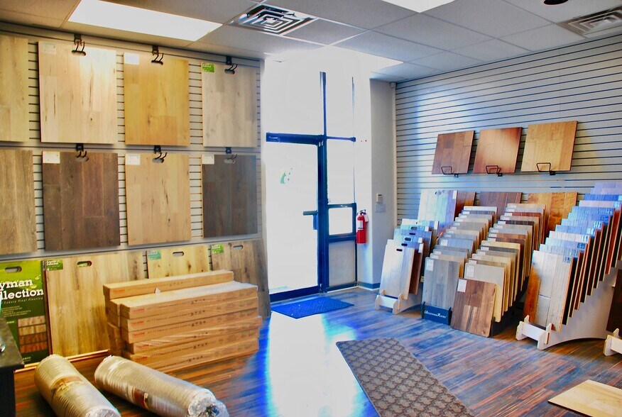 More Photos Of 1455-1463 W Center St, Orem Showroom For Lease