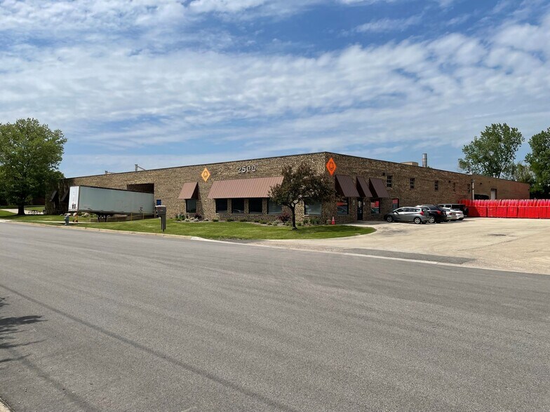 More Photos Of 2500 Production Dr, St Charles Manufacturing For Lease
