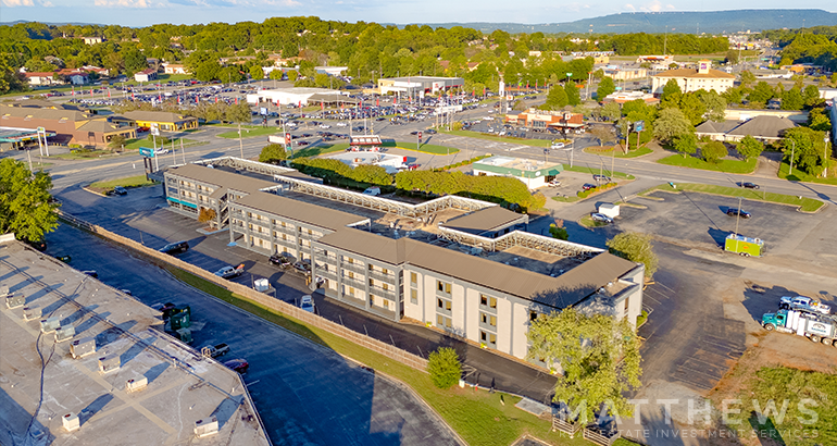 More Photos Of 4815 University Dr NW, Huntsville Hotel For Sale