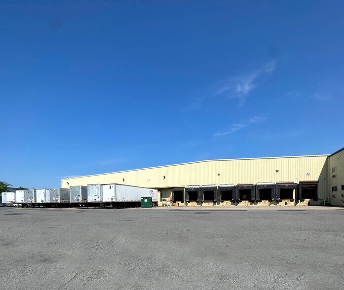 Primary Photo Of 9061-9073 Euclid Ave, Manassas Warehouse For Lease