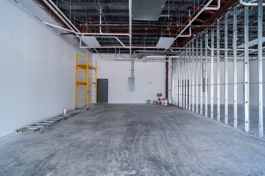 More Photos Of 4899 Highway 6, Missouri City Storefront Retail Office For Lease