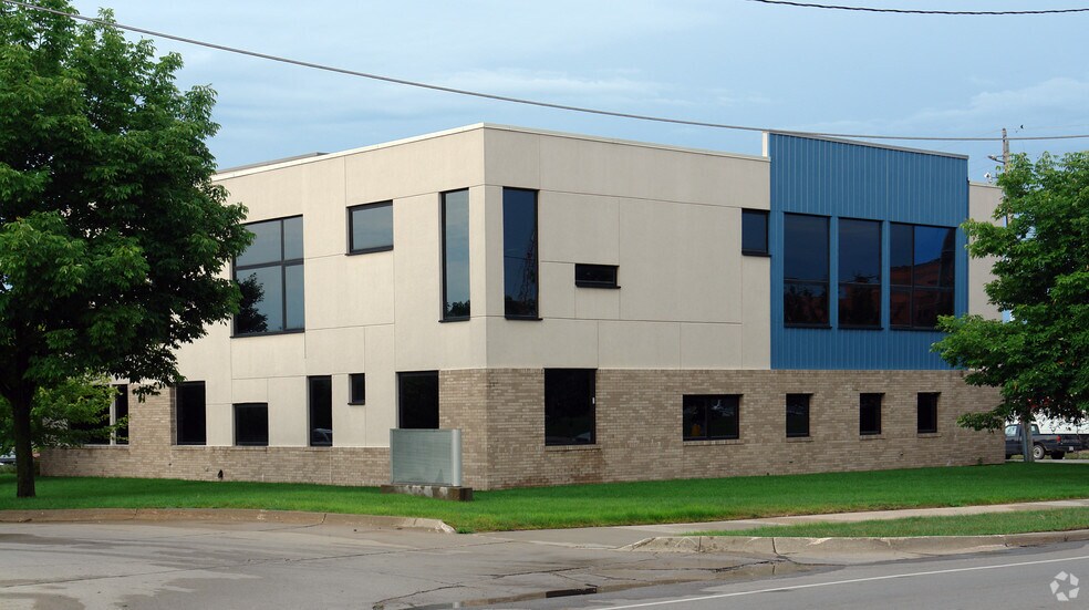 More Photos Of 701 E Court Ave, Des Moines Office For Lease