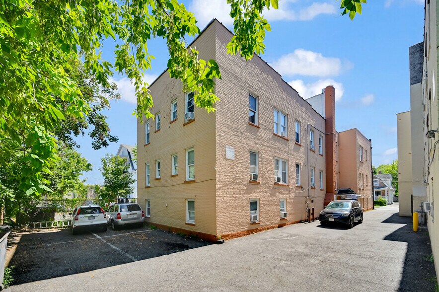 More Photos Of 439 Main St, White Plains Apartments For Sale