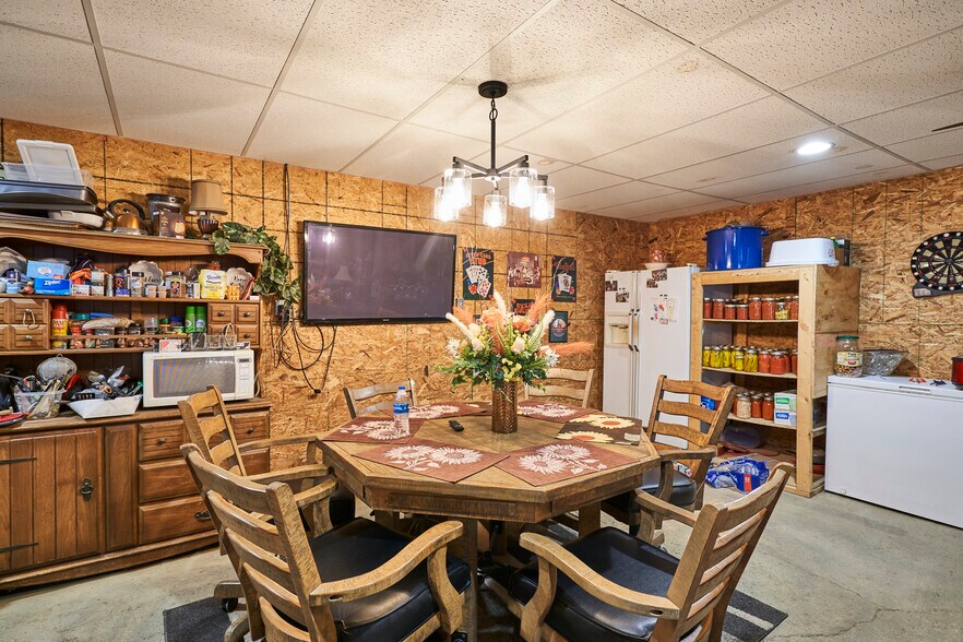 More Photos Of 295 Water St, Wadsworth Warehouse For Sale