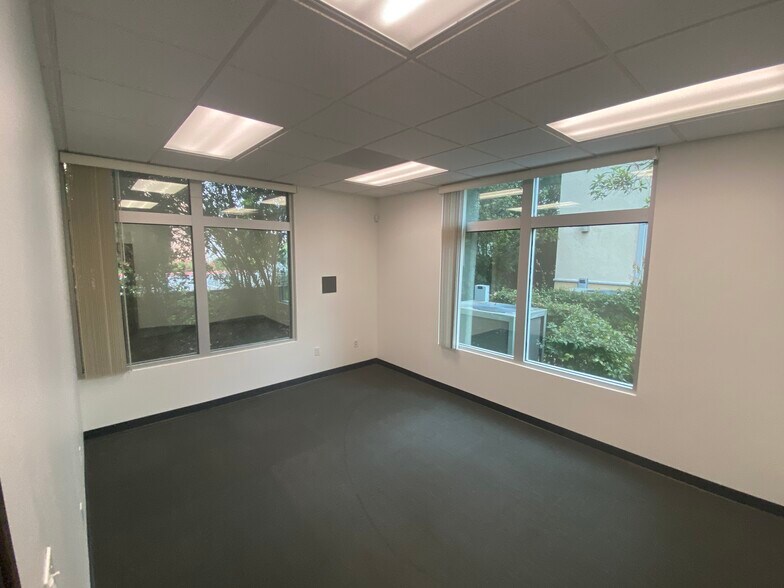 More Photos Of 4081 Mission Oaks Blvd, Camarillo Office For Sale