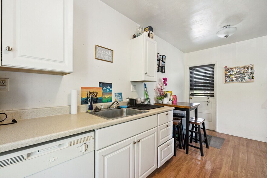 More Photos Of 1674 S Via Salida, Palm Springs Apartments For Sale