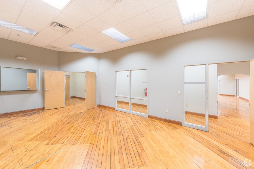 More Photos Of 10 Admiral St, Providence Office For Lease