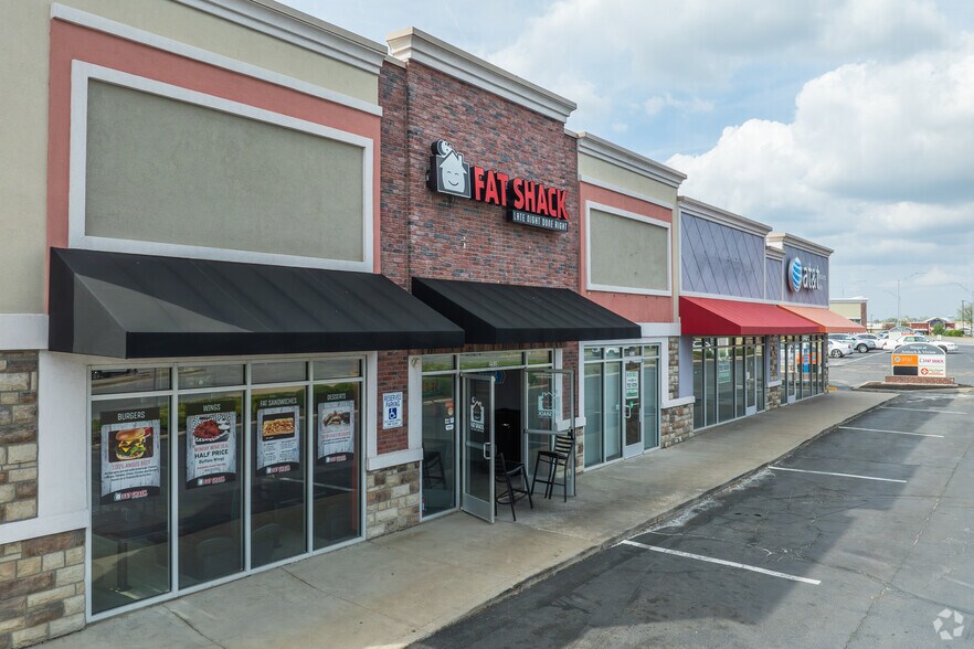 More Photos Of 2510 NE Vivion Rd, Kansas City Unknown For Lease