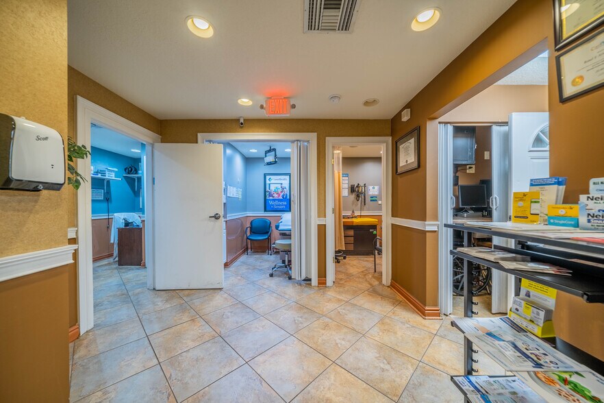 More Photos Of 10508 Gibsonton Dr, Riverview Medical For Sale