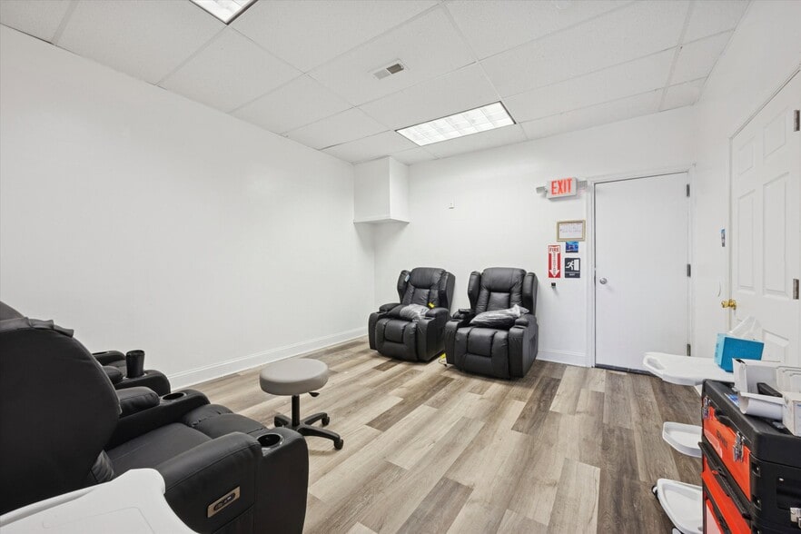 More Photos Of 137 MacDade Blvd, Folsom Medical For Sale