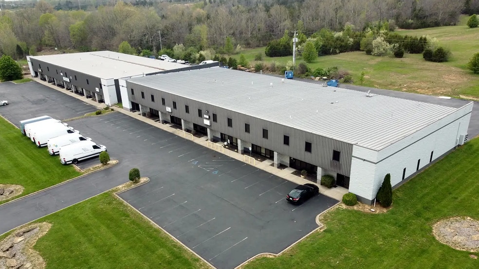 Primary Photo Of 2100 Button Ln, La Grange Showroom For Lease