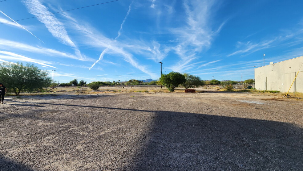 More Photos Of 66695 HWY 60 hwy, Salome Warehouse For Sale