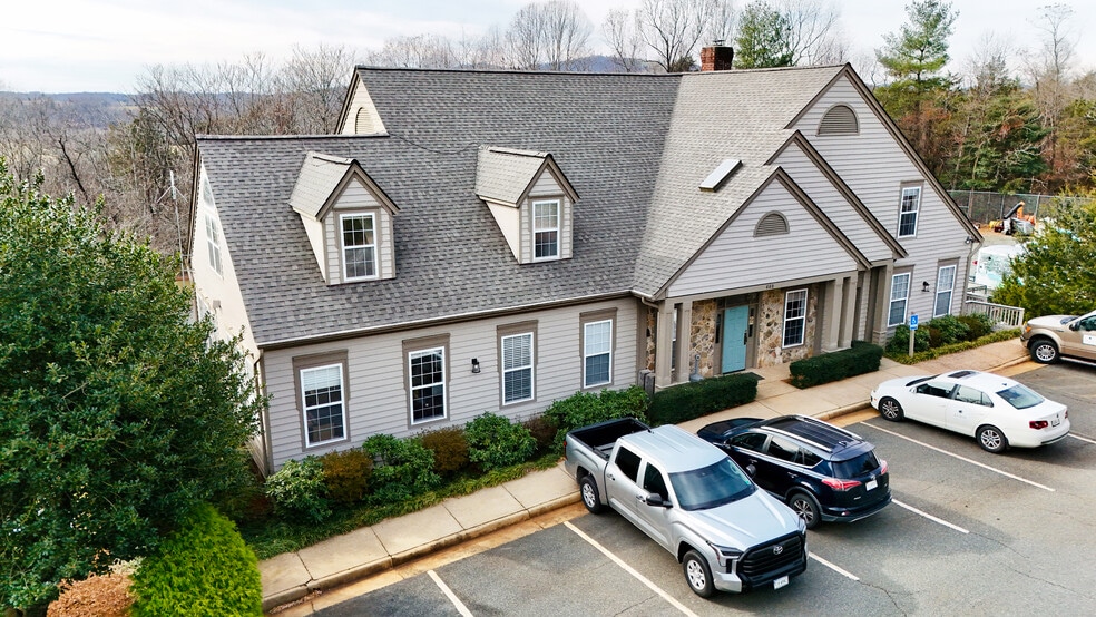 Primary Photo Of 660 Hunters Pl, Charlottesville Office Residential For Lease