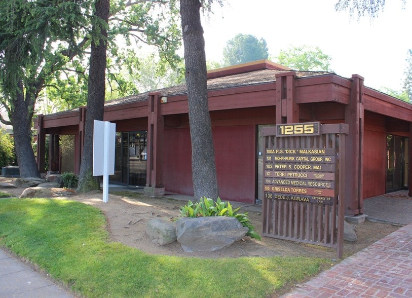 More Photos Of 1255 W Shaw Ave, Fresno Office For Lease