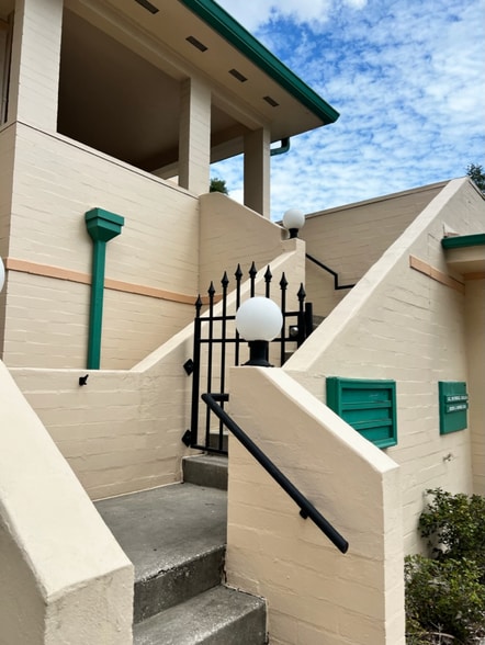 More Photos Of 605 Delaney Ave, Orlando Office For Lease