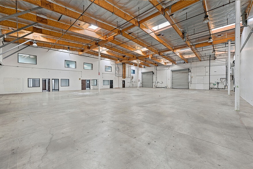 More Photos Of 955 S Andreasen Dr, Escondido Manufacturing For Sale