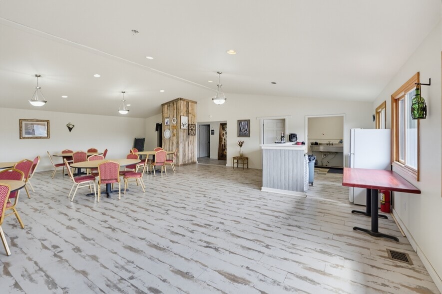 More Photos Of 158 Museum Dr, Hill City Restaurant For Sale