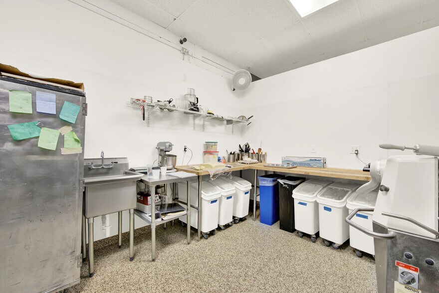 More Photos Of 830 Main St, Red Bluff Freestanding For Sale