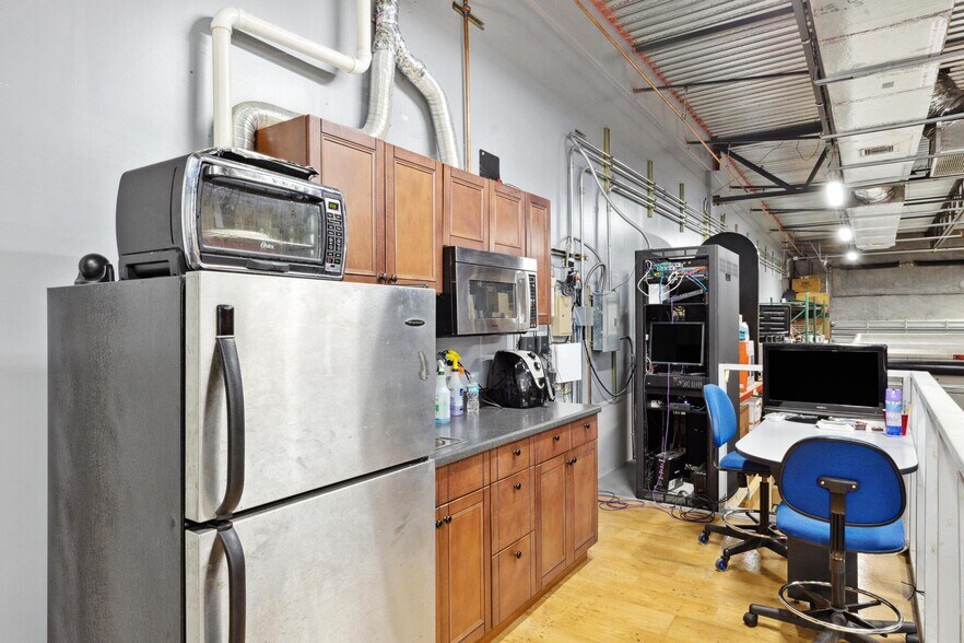 More Photos Of 3700-3718 SW 30th Ave, Fort Lauderdale Warehouse For Sale