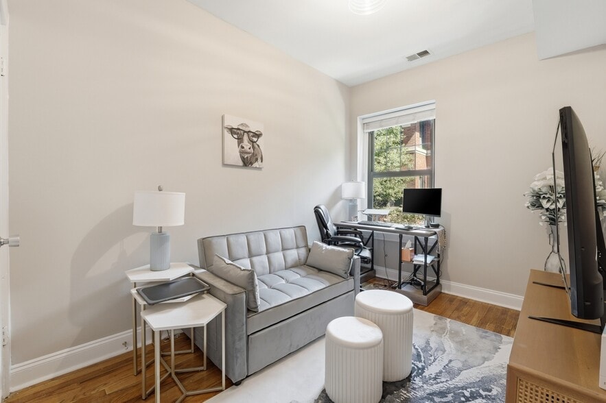 More Photos Of 5022-5030 N Winthrop Ave, Chicago Apartments For Sale