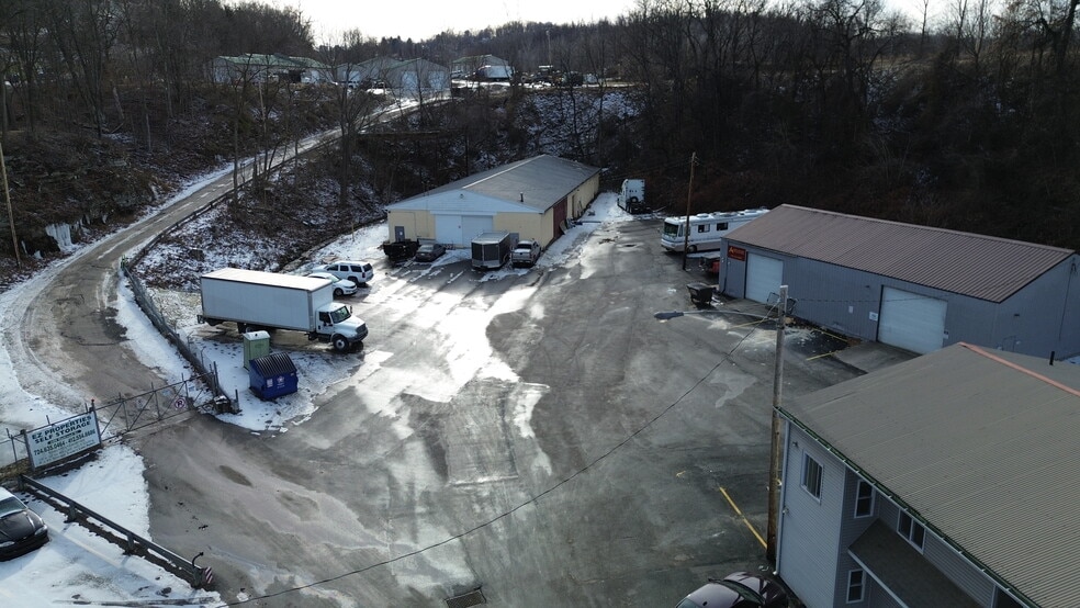 More Photos Of 400 Railroad St, Pittsburgh Warehouse For Lease