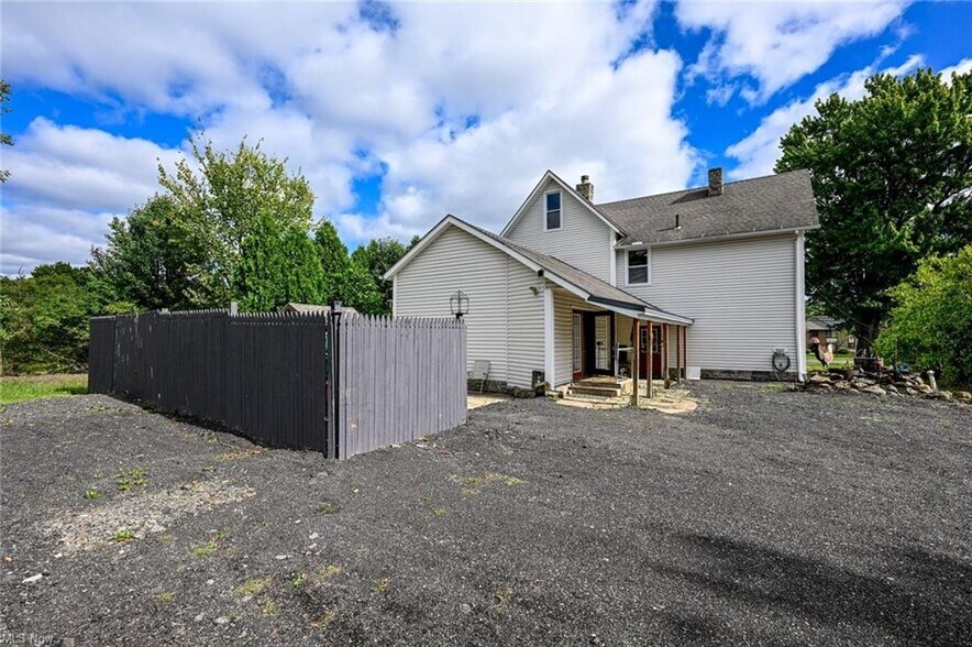 More Photos Of 10858 Ravenna Rd, Twinsburg Storefront Retail Office For Lease