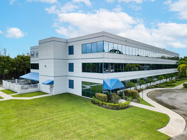 More Photos Of 360 Hiatt Dr, Palm Beach Gardens Office For Lease