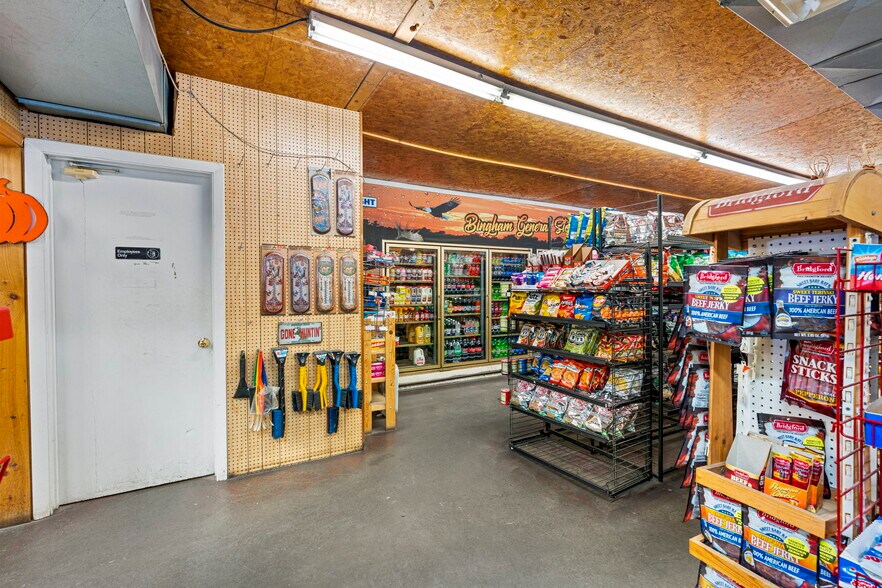 More Photos Of 409 Main St, Bingham Convenience Store For Sale