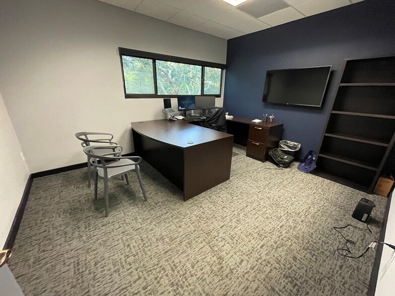 More Photos Of 2505 NW Boca Raton Blvd, Boca Raton Office For Sale