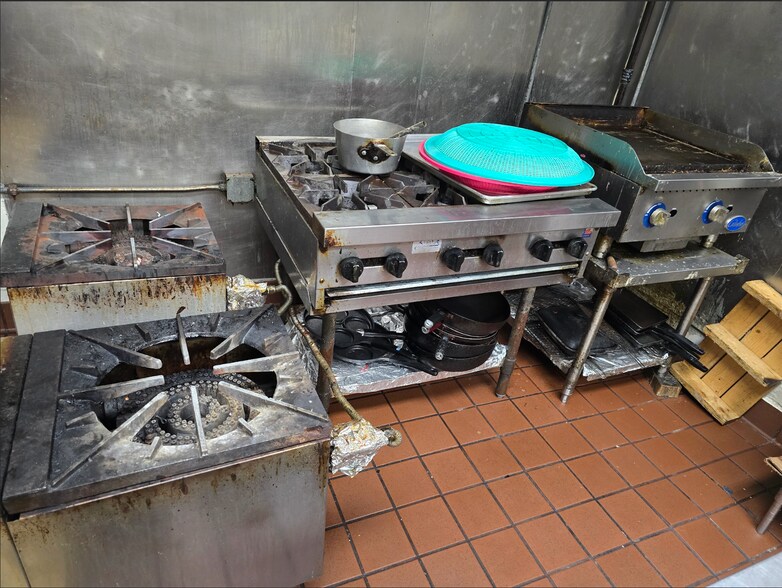 More Photos Of 16441 Pioneer Blvd, Norwalk Unknown For Lease